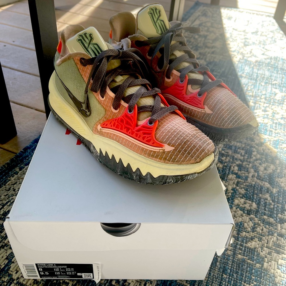 Nike Kyrie 4 Low SZ 8 (men’s) pale coral/iron grey